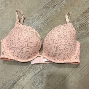 Lace Victoria Secret Push-Up Bra in Pink